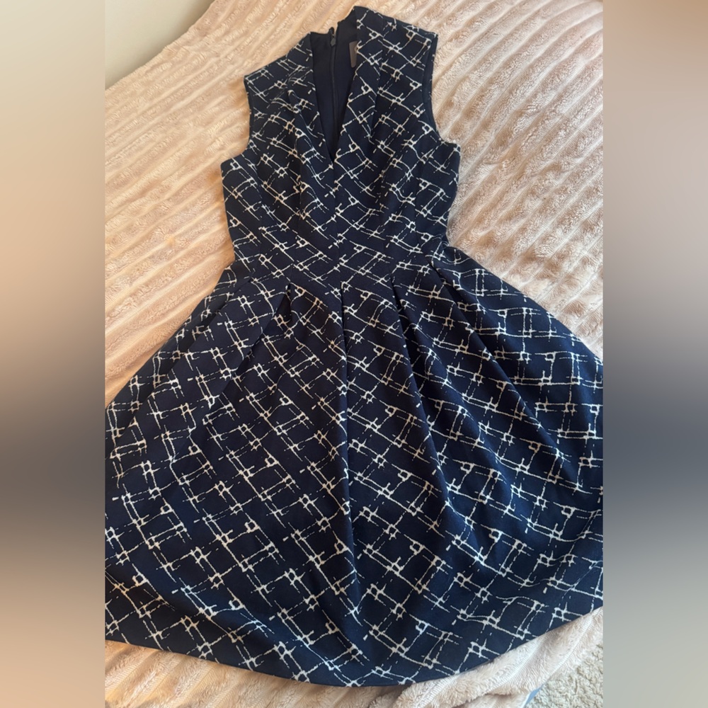 Gorgeous Vince Camuto Fit and Flare Dress with Pockets. Lined. Worn twice.